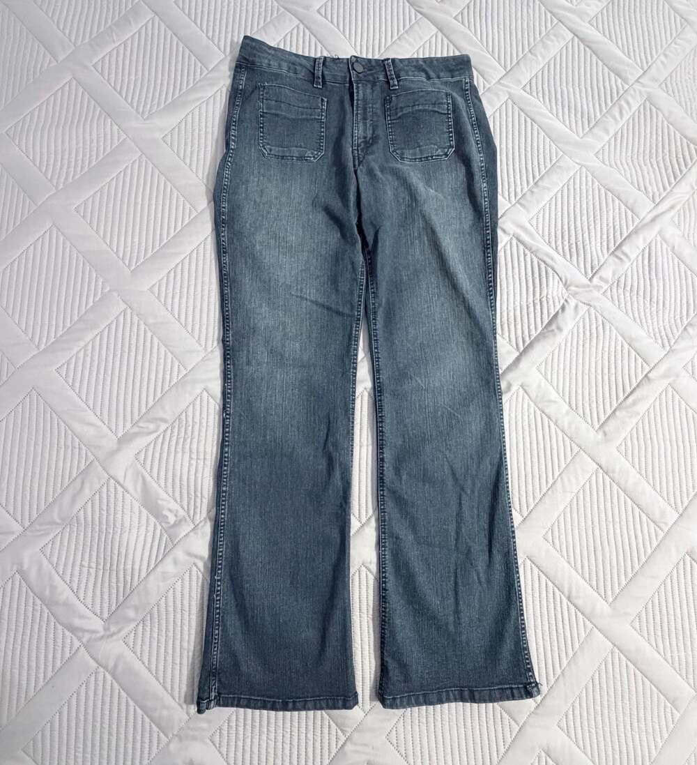 Liz Claiborne Stretch Tech Boot Cut Jeans Size 12 Patch Pocket Blue Denim